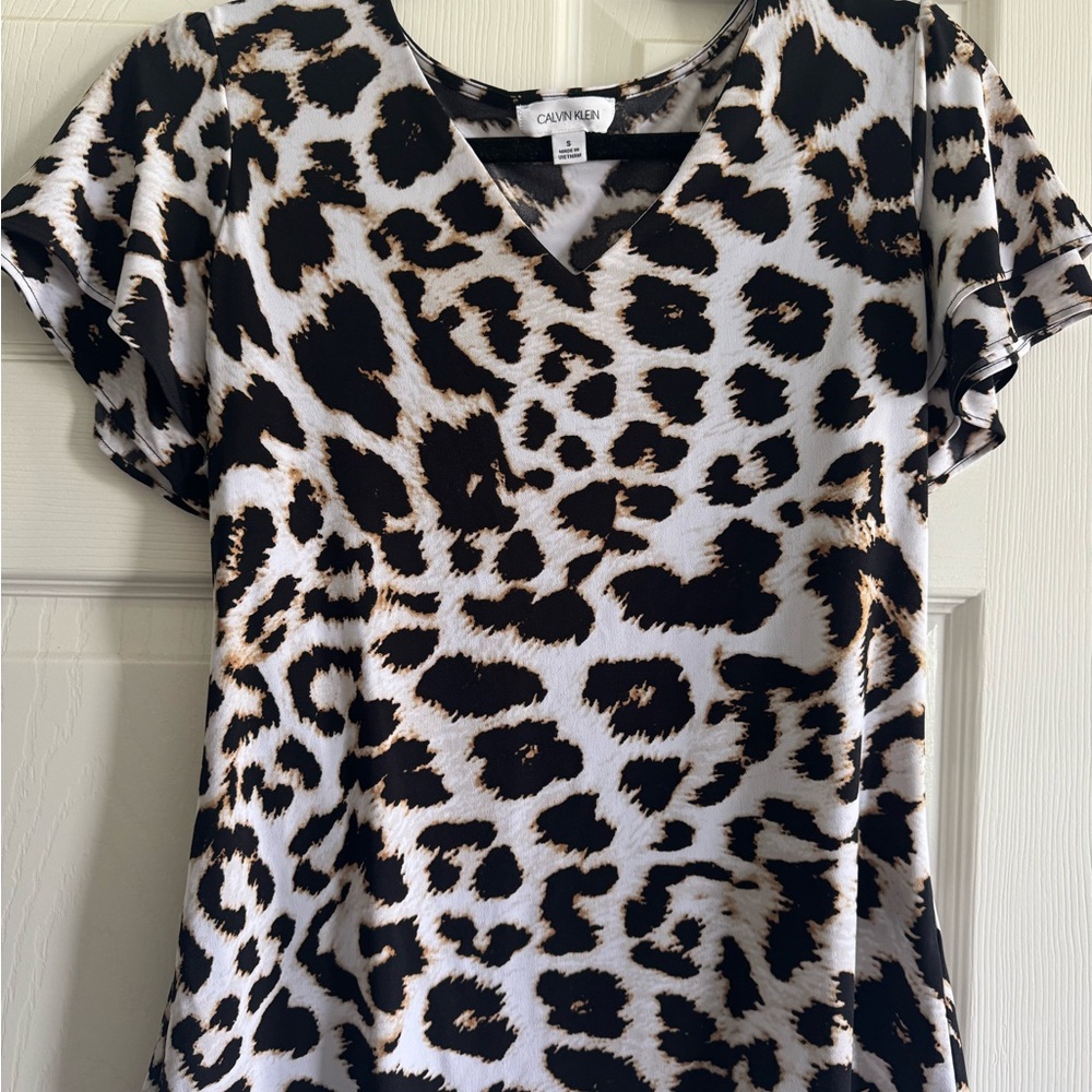 Calvin Klein Black and White Relaxed Fit T-Shirt